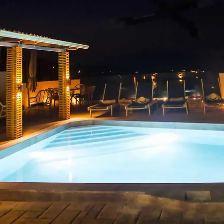 De La * Katastárion